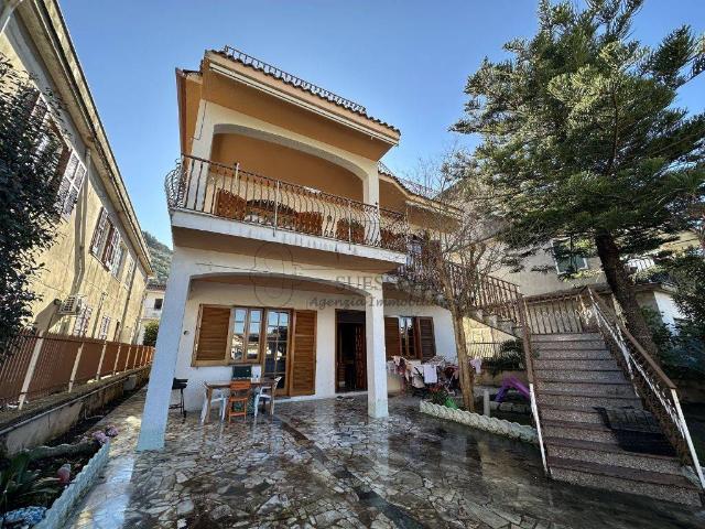 Villa Indipendente in vendita a San Felice A Cancello, Campania