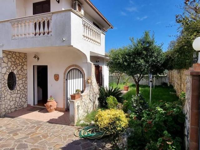 Villa Indipendente in vendita a Pantano Marino, San Felice Circeo