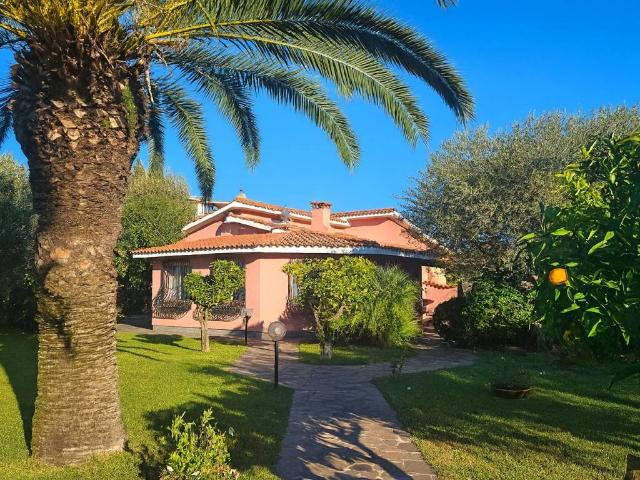 Villa Indipendente in vendita a Pantano Marino, San Felice Circeo