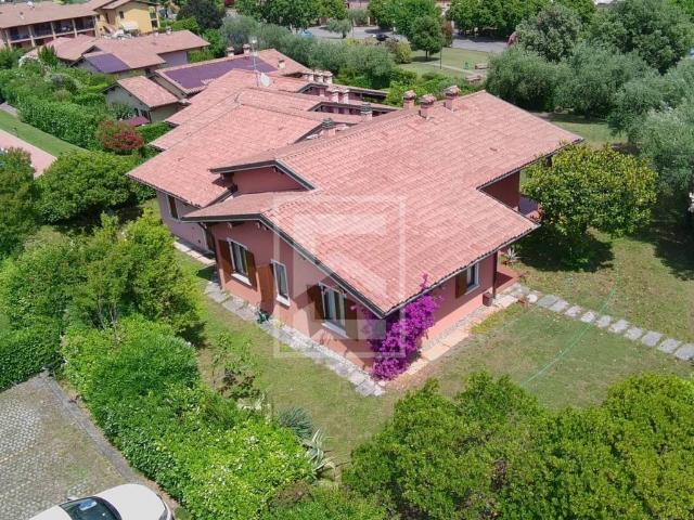 Villa Indipendente in vendita a San Felice Del Benaco, Lombardia
