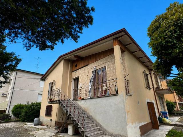 Villa Indipendente in vendita a Unione Comuni Modenesi Area Nord, San Felice Sul Panaro