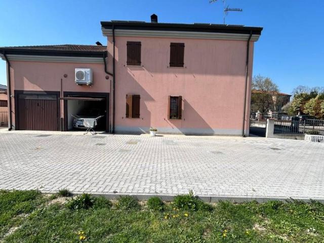 Villa Indipendente in vendita a Unione Comuni Modenesi Area Nord, San Felice Sul Panaro