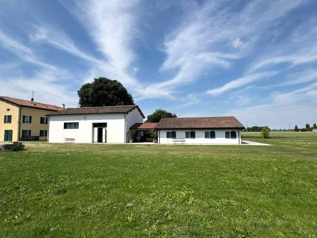 Villa Indipendente in vendita a Unione Comuni Modenesi Area Nord, San Felice Sul Panaro