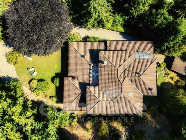 Villa Indipendente in vendita a San Fermo Della Battaglia, Lombardia