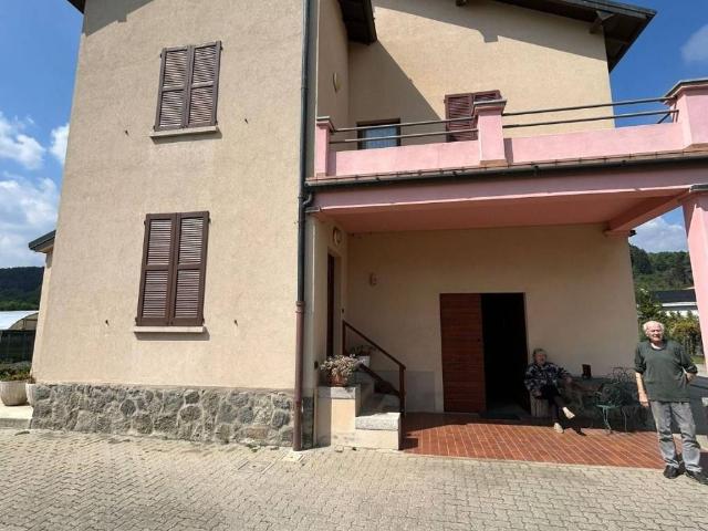 Villa Indipendente in vendita a San Fermo Della Battaglia, Lombardia