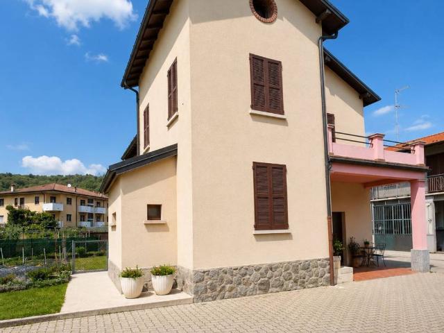 Villa Indipendente in vendita a San Fermo Della Battaglia, Lombardia