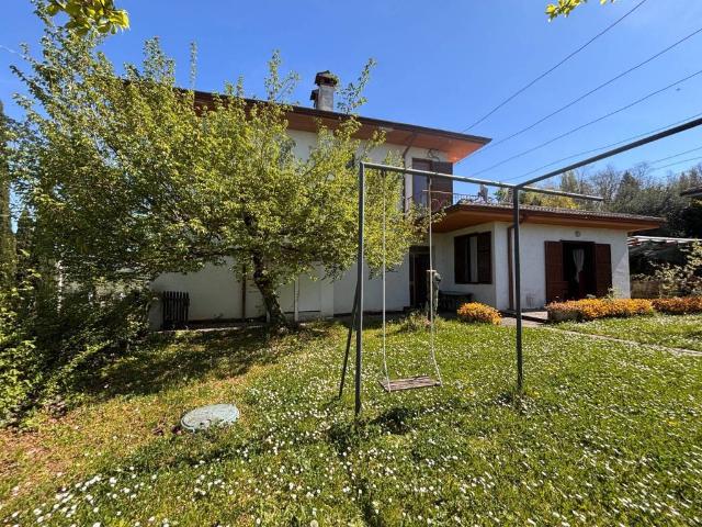 Villa Indipendente in vendita a San Floriano Del Collio, Friuli-Venezia Giulia