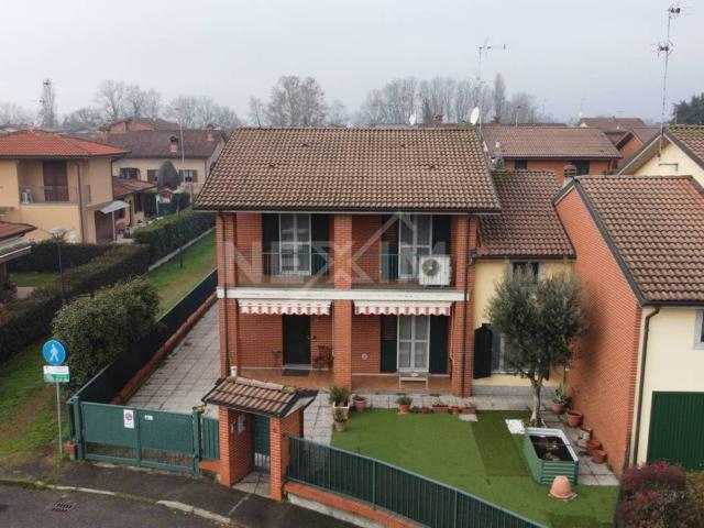 Villa Indipendente in vendita a San Genesio Ed Uniti, Lombardia