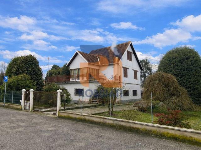 Villa Indipendente in vendita a San Genesio Ed Uniti, Lombardia