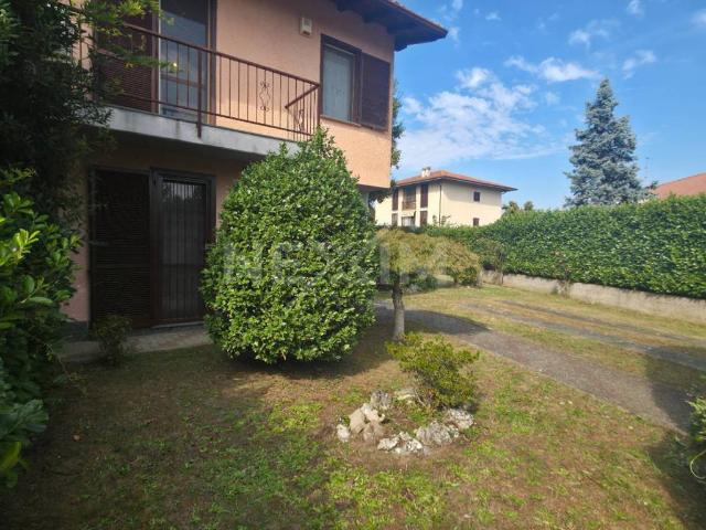 Villa Indipendente in vendita a San Genesio ed Uniti, Pavia