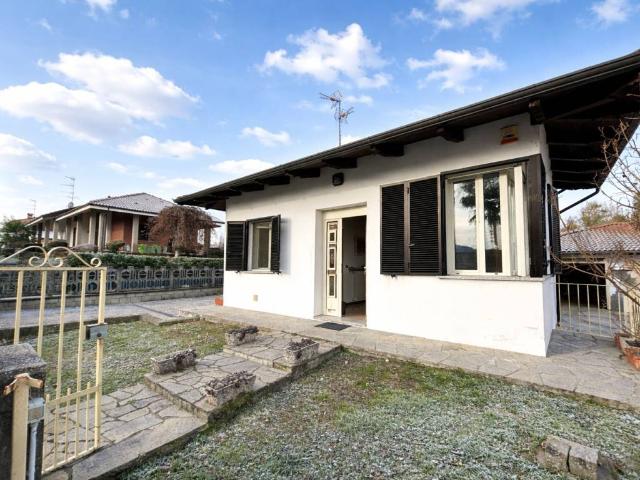 Villa Indipendente in vendita a Piemonte, Vercelli