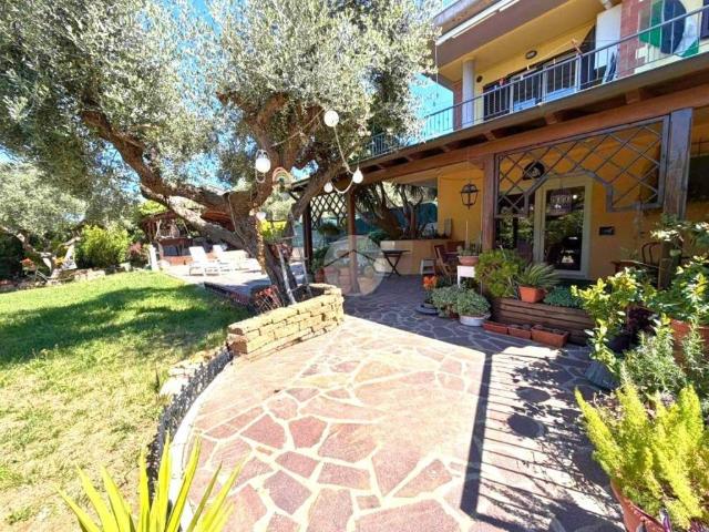 Villa Indipendente in vendita a San Giacomo Degli Schiavoni, Molise
