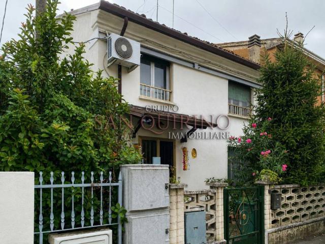 Villa Indipendente in vendita a Unione dei comuni Isola Mantovana, San Giacomo Delle Segnate