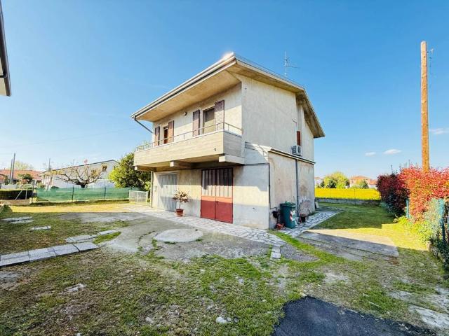 Villa Indipendente in vendita a Unione dei comuni Isola Mantovana, San Giacomo Delle Segnate