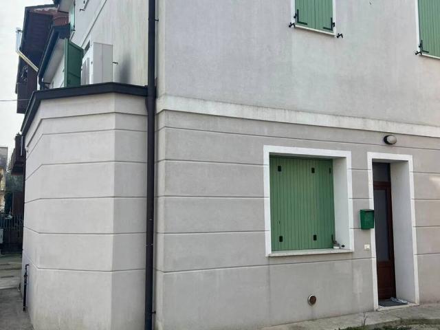 Villa Indipendente in vendita a San Giacomo delle Segnate, Mantova