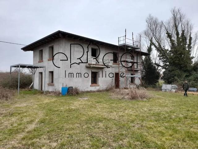 Villa Indipendente in vendita a San Giorgio Bigarello, Lombardia