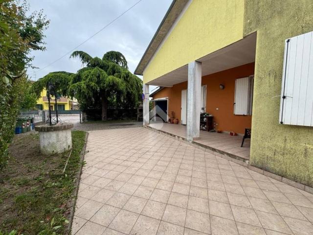 Villa Indipendente in vendita a San Giorgio Bigarello, Lombardia