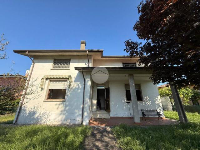 Villa Indipendente in vendita a San Giorgio Bigarello, Lombardia