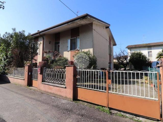 Villa Indipendente in vendita a San Giorgio Bigarello, Lombardia