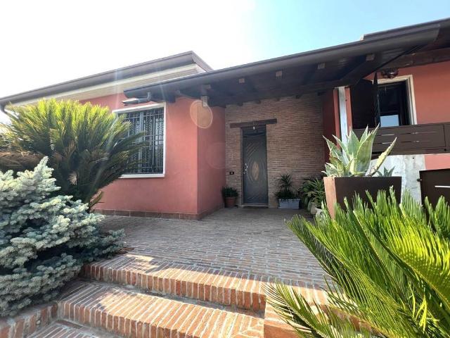 Villa Indipendente in vendita a San Giorgio Bigarello, Lombardia