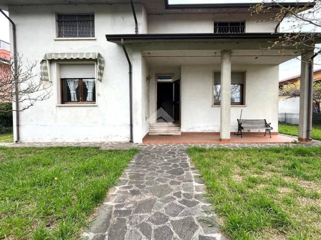Villa Indipendente in vendita a San Giorgio Bigarello, Lombardia