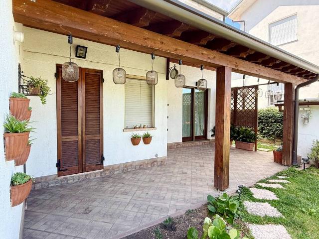 Villa Indipendente in vendita a San Giorgio Bigarello, San Giorgio Di Mantova