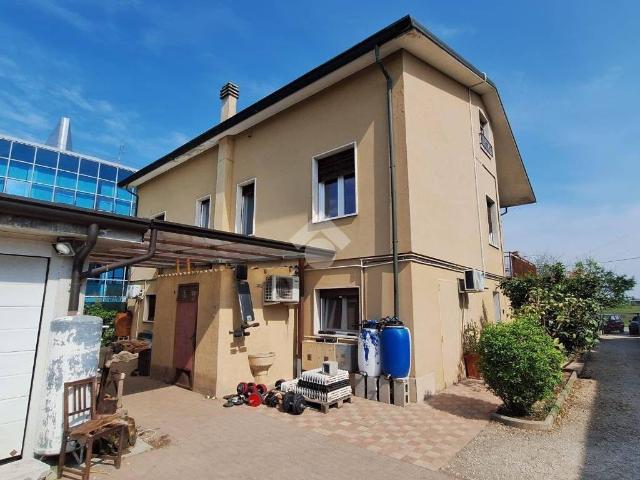 Villa Indipendente in vendita a San Giorgio Bigarello, Mottella