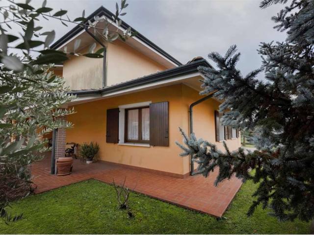Villa Indipendente in vendita a San Giorgio Bigarello, Mottella