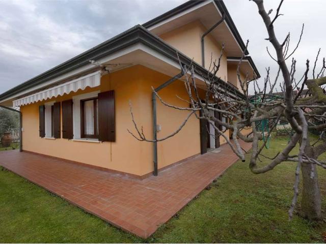 Villa Indipendente in vendita a San Giorgio Bigarello, Mottella