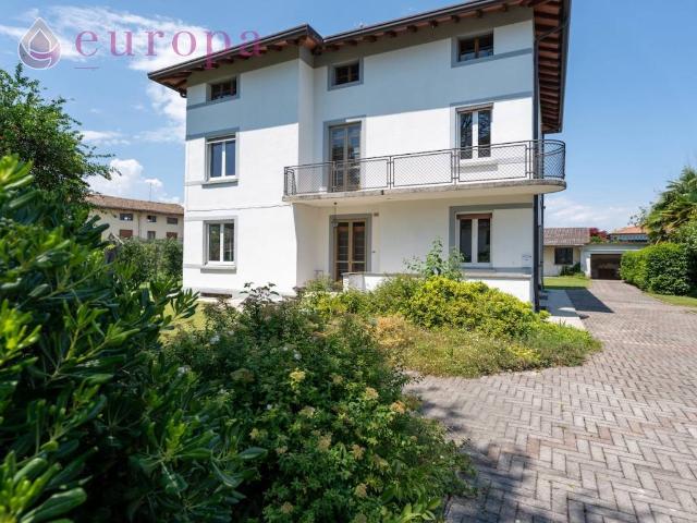 Villa Indipendente in vendita a Rauscedo / Rossêt, San Giorgio della Richinvelda / San Zorç da la Richinvelde