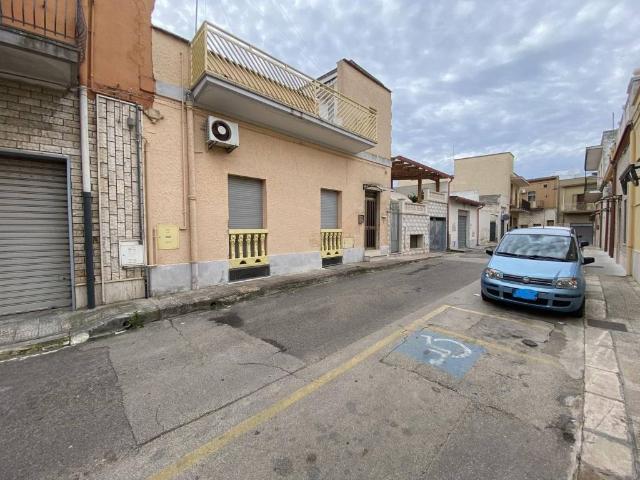 Villa Indipendente in vendita a San Giorgio Jonico, Taranto