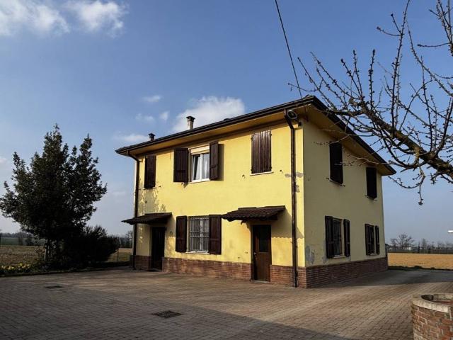 Villa Indipendente in vendita a San Giorgio Piacentino, Reggio Emilia