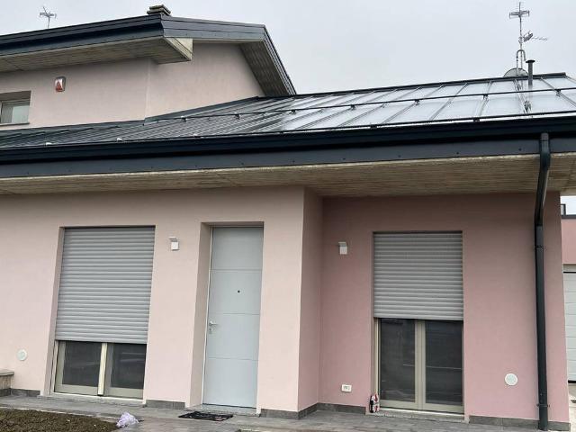 Villa Indipendente in vendita a San Giorgio Piacentino, Reggio Emilia