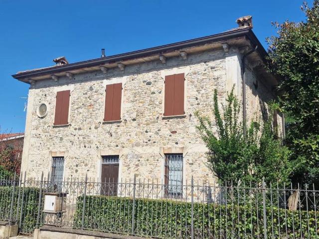 Villa Indipendente in vendita a San Giorgio Piacentino, Reggio Emilia