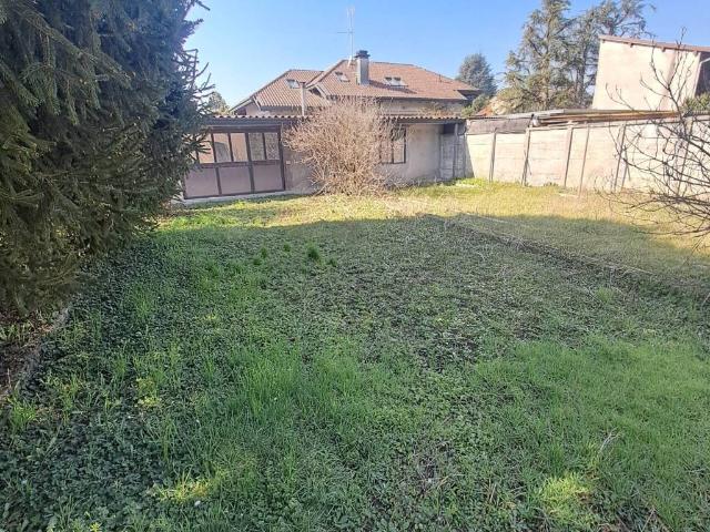 Villa Indipendente in vendita a San Giorgio su Legnano, Milano