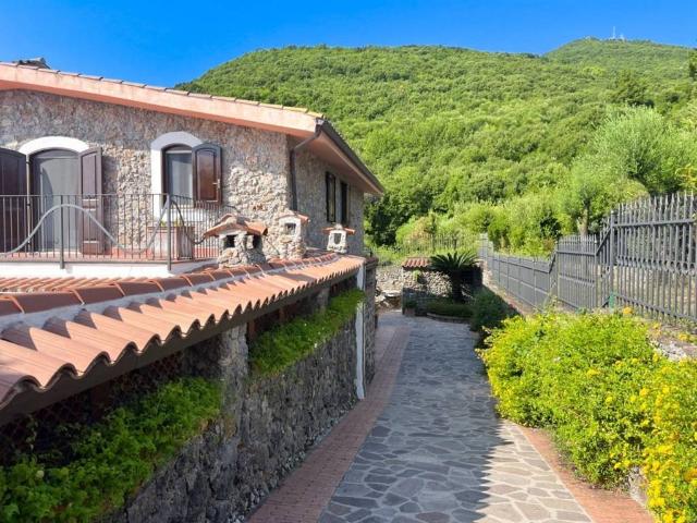 Villa Indipendente in vendita a San Giovanni A Piro, Campania
