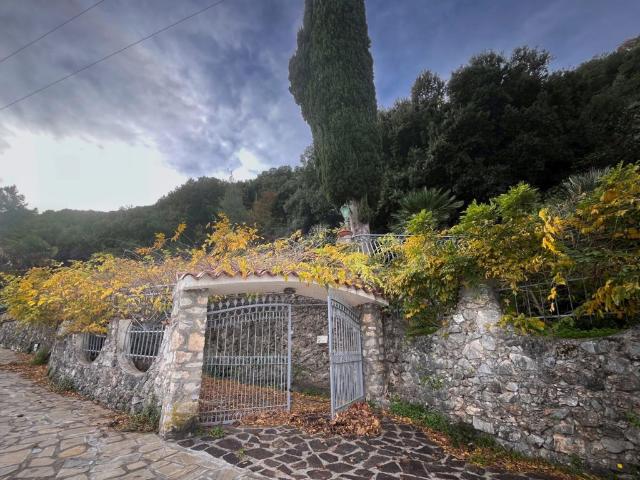 Villa Indipendente in vendita a Scario, San Giovanni a Piro