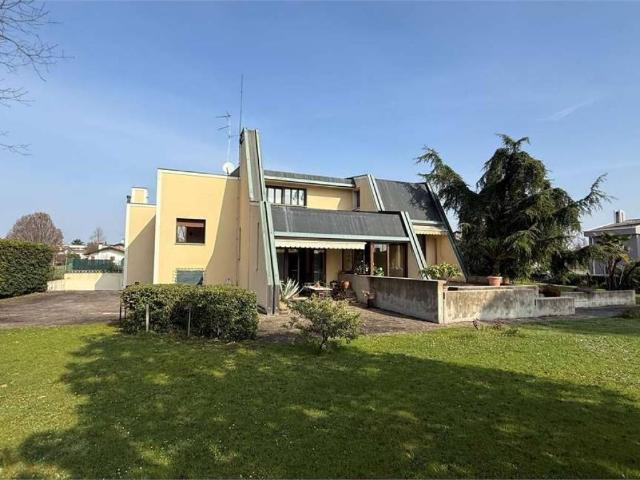 Villa Indipendente in vendita a San Giovanni Al Natisone, Friuli-Venezia Giulia