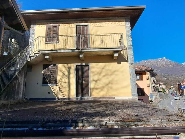 Villa Indipendente in vendita a Comunità Montana della Valle Brembana, San Giovanni Bianco