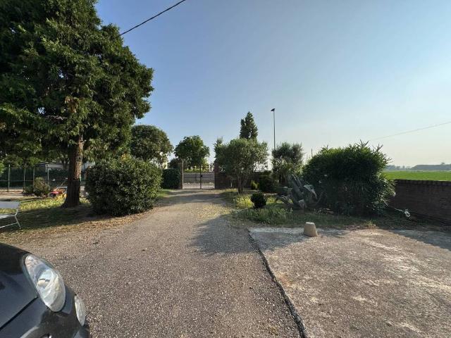 Villa Indipendente in vendita a Unione dei comuni Isola Mantovana, San Giovanni Del Dosso