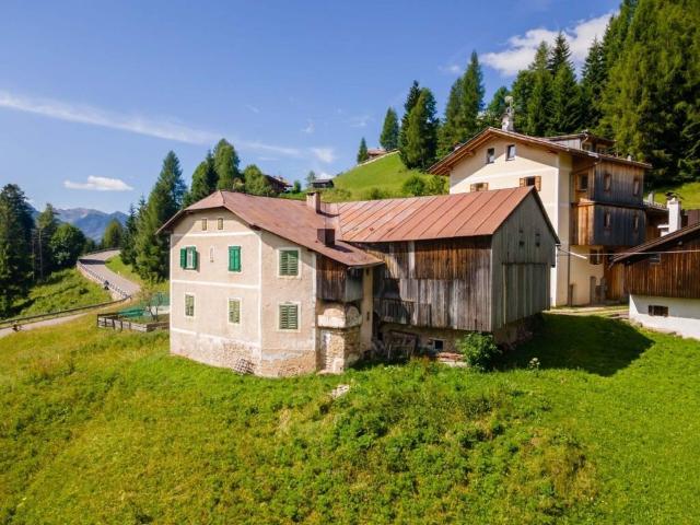 Villa Indipendente in vendita a Comun General de Fascia, Vigo Di Fassa