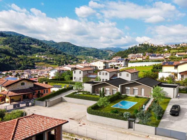 Villa Indipendente in vendita a San Giovanni Ilarione, Veneto