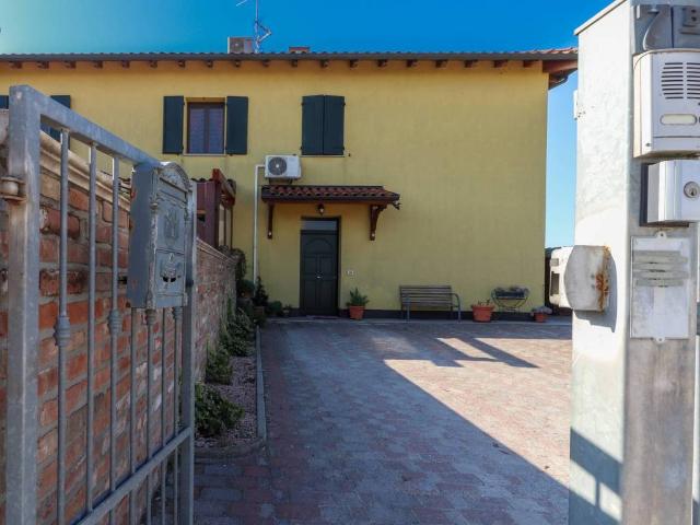 Villa Indipendente in vendita a Unione Terre d'Acqua, San Giovanni In Persiceto