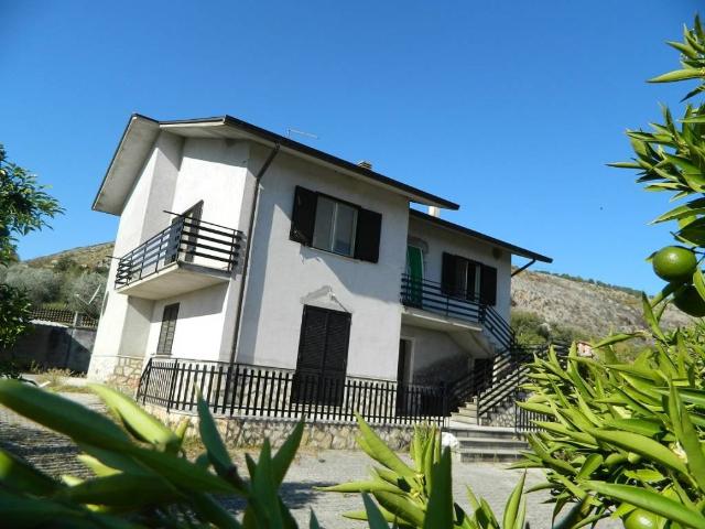 Villa Indipendente in vendita a San Giovanni Incarico, Lazio