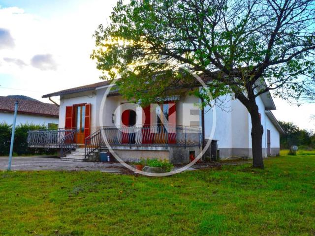 Villa Indipendente in vendita a San Giovanni Incarico, Lazio