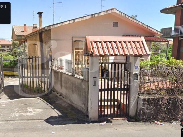 Villa Indipendente in vendita a San Giovanni La Punta, Sicilia