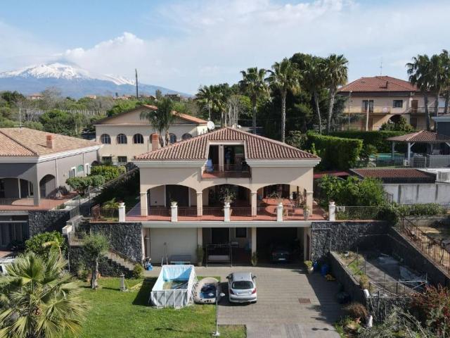 Villa Indipendente in vendita a Trappeto, San Giovanni La Punta