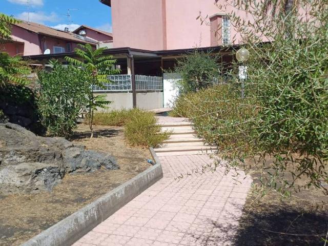 Villa Indipendente in vendita a Trappeto, San Giovanni La Punta