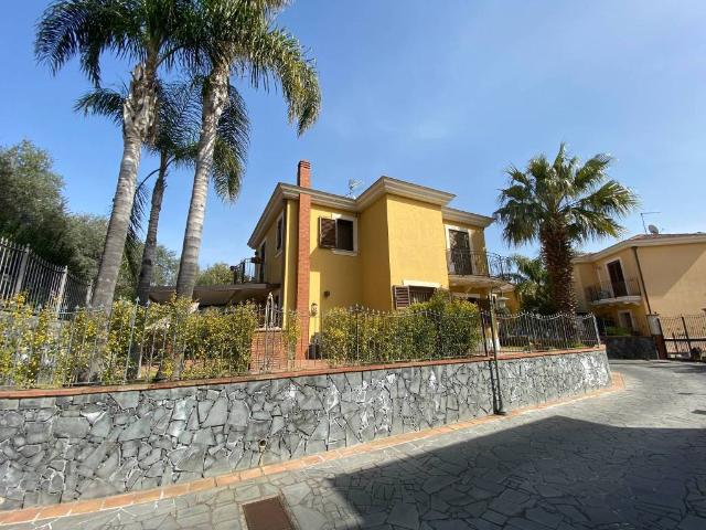 Villa Indipendente in vendita a Trappeto, San Giovanni La Punta
