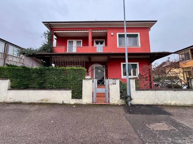 Villa Indipendente in vendita a San Giovanni Lupatoto, Veneto